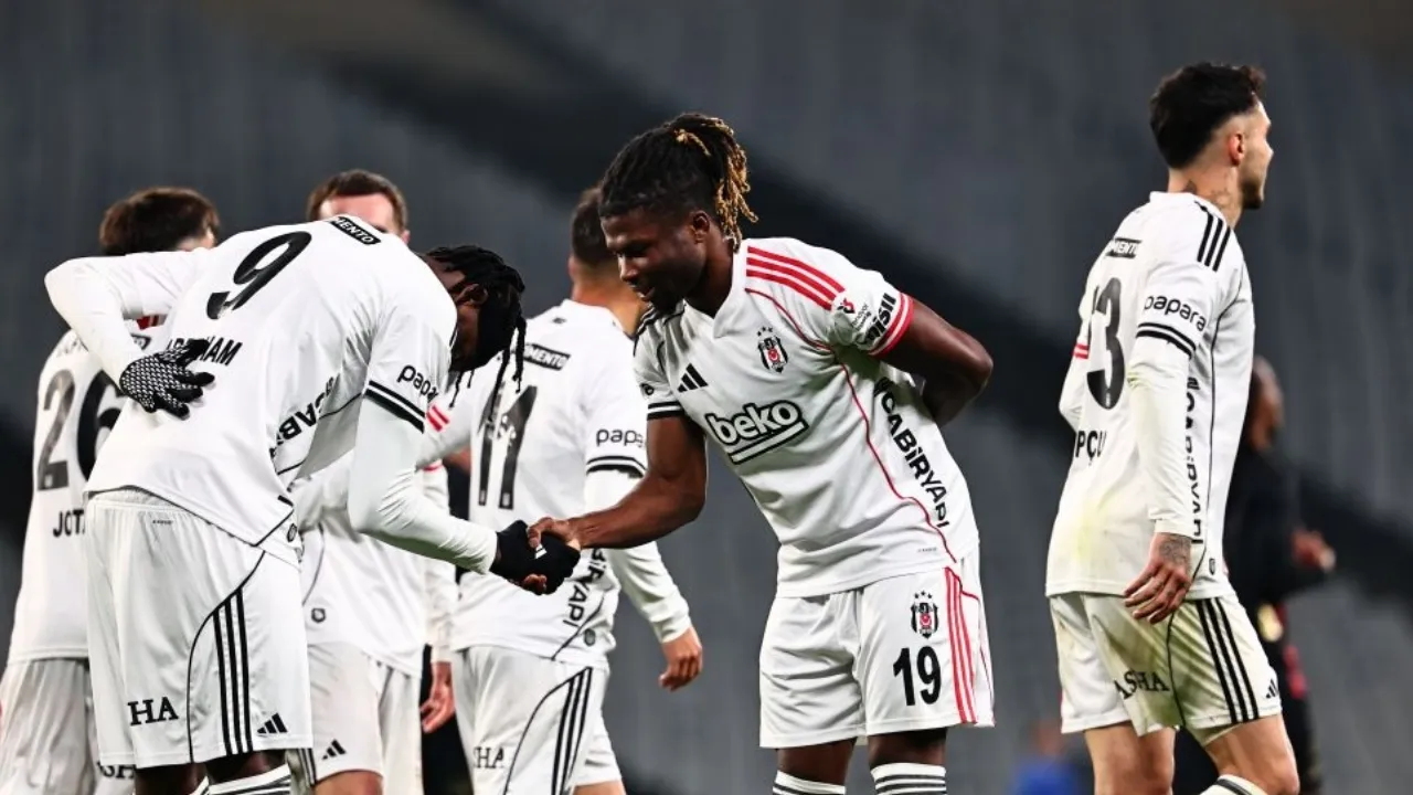 Beşiktaş, Fatih Karagümrük deplasmanından 3 puanı iki golle aldı
