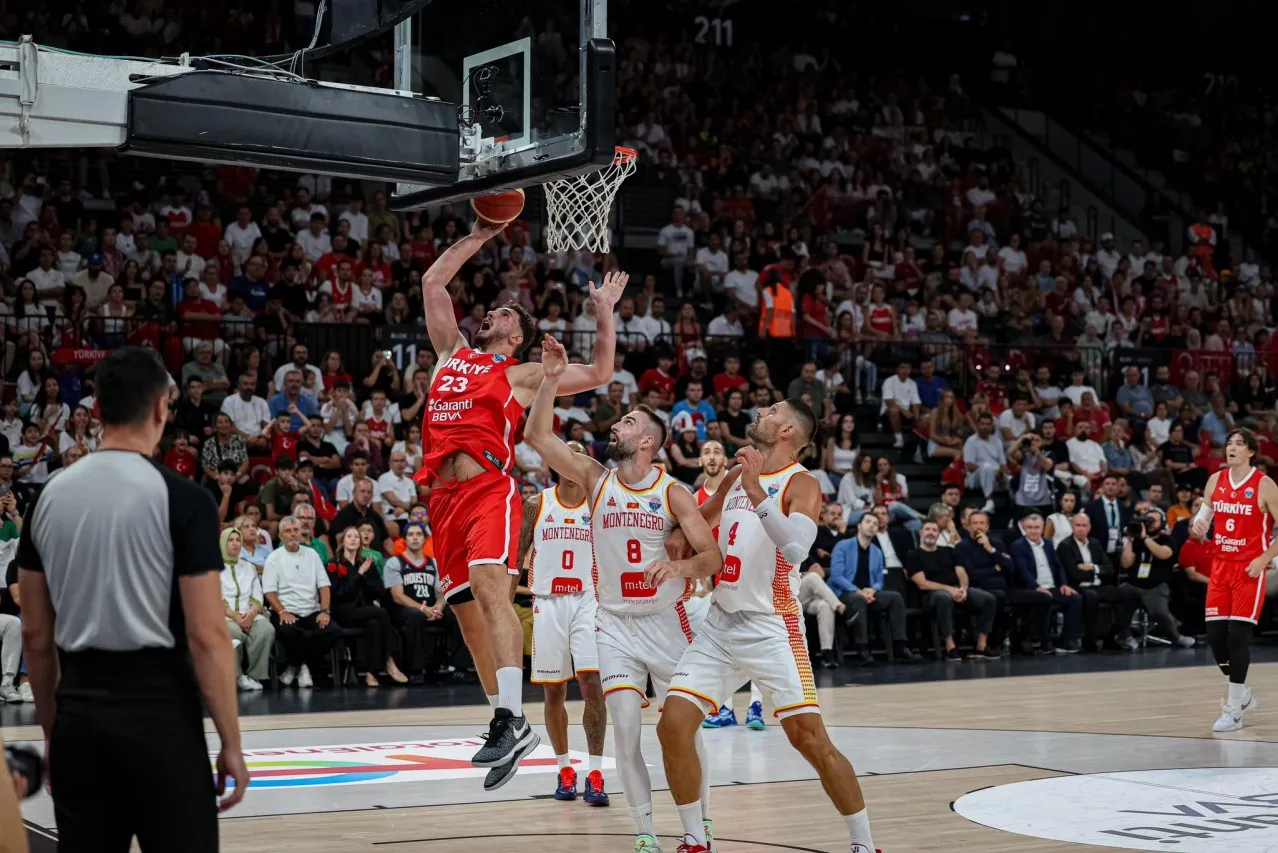 12 Dev Adam, galibiyet serisini sürdürdü