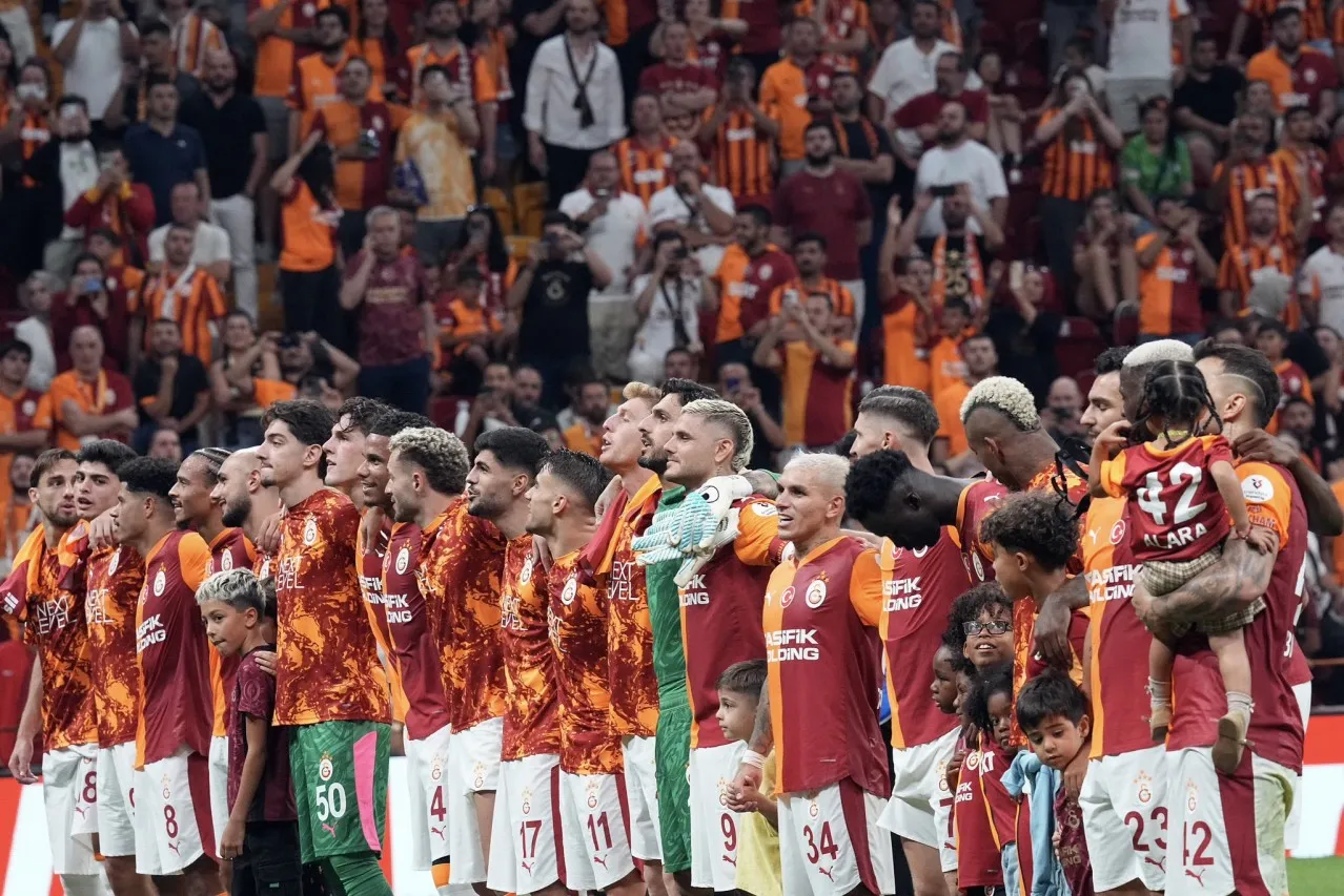 Galatasaray seyircisi önünde farklı başladı: Karagümrük’ü 3-0 geçti