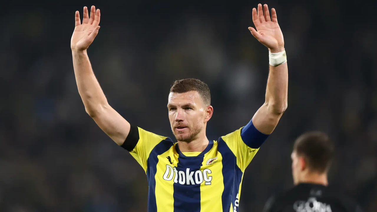 Edin Dzeko'dan yeni takımı Fiorentina'da ilk açıklama: Kenara atılacak bir oyuncu değilim
