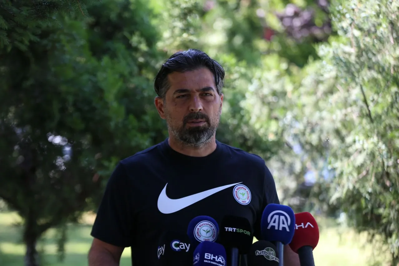 Çaykur Rizespor Teknik Direktörü Palut transferde müjdeyi verdi: En az 6 takviye planlanıyor!