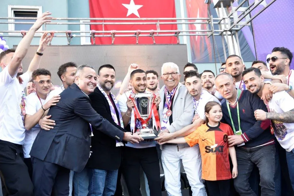 Şampiyon Kdz. Ereğli Belediyespor, kupasına kavuştu