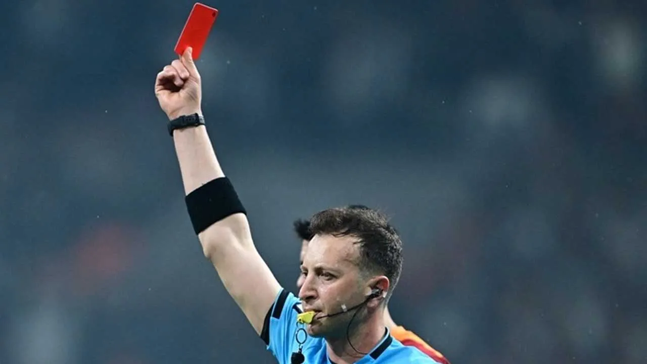 Fenerbahçe - Beşiktaş derbisinin Hakemi Yasin Kol'un karnesi nasıl?