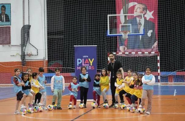 Geleceğin yıldızları UEFA Playmakers Kars Merkezi'nde yetişiyor