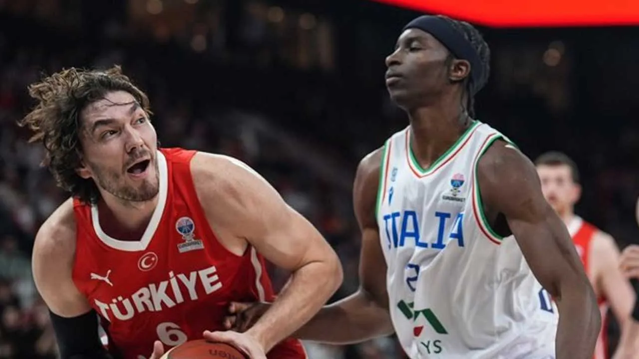 A Milli Erkek Basketbol Takımı, İtalya'ya 80-67 mağlup oldu