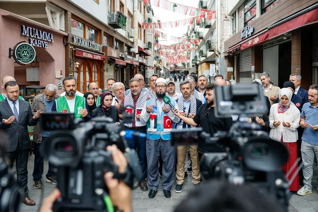 Üsküdar’da esnaf bir günlük gelirini Gazze'ye bağışlıyor
