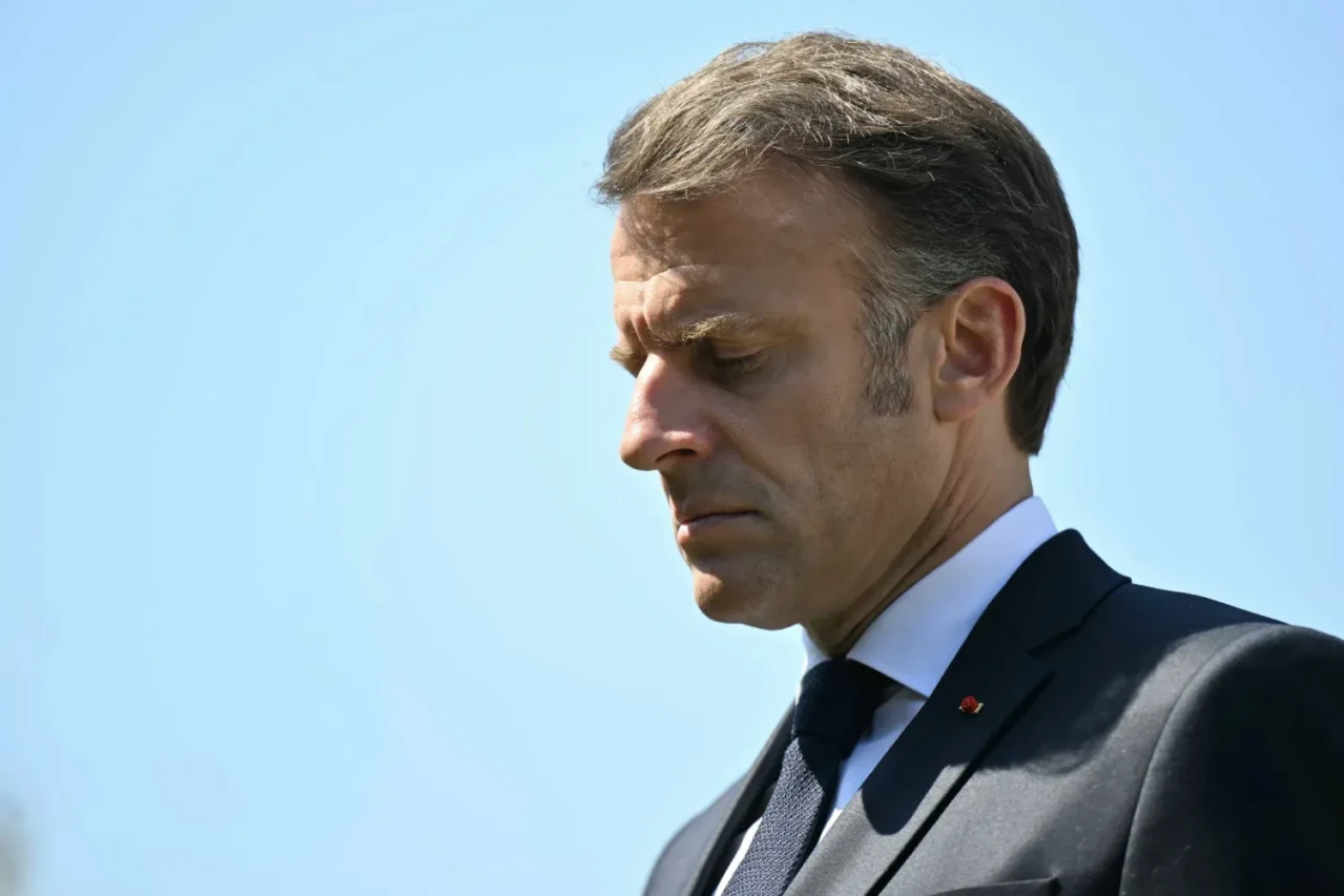 Fransa’da muhalefetten Macron’a azil tehdidi: Güvenoyu krizi derinleşiyor