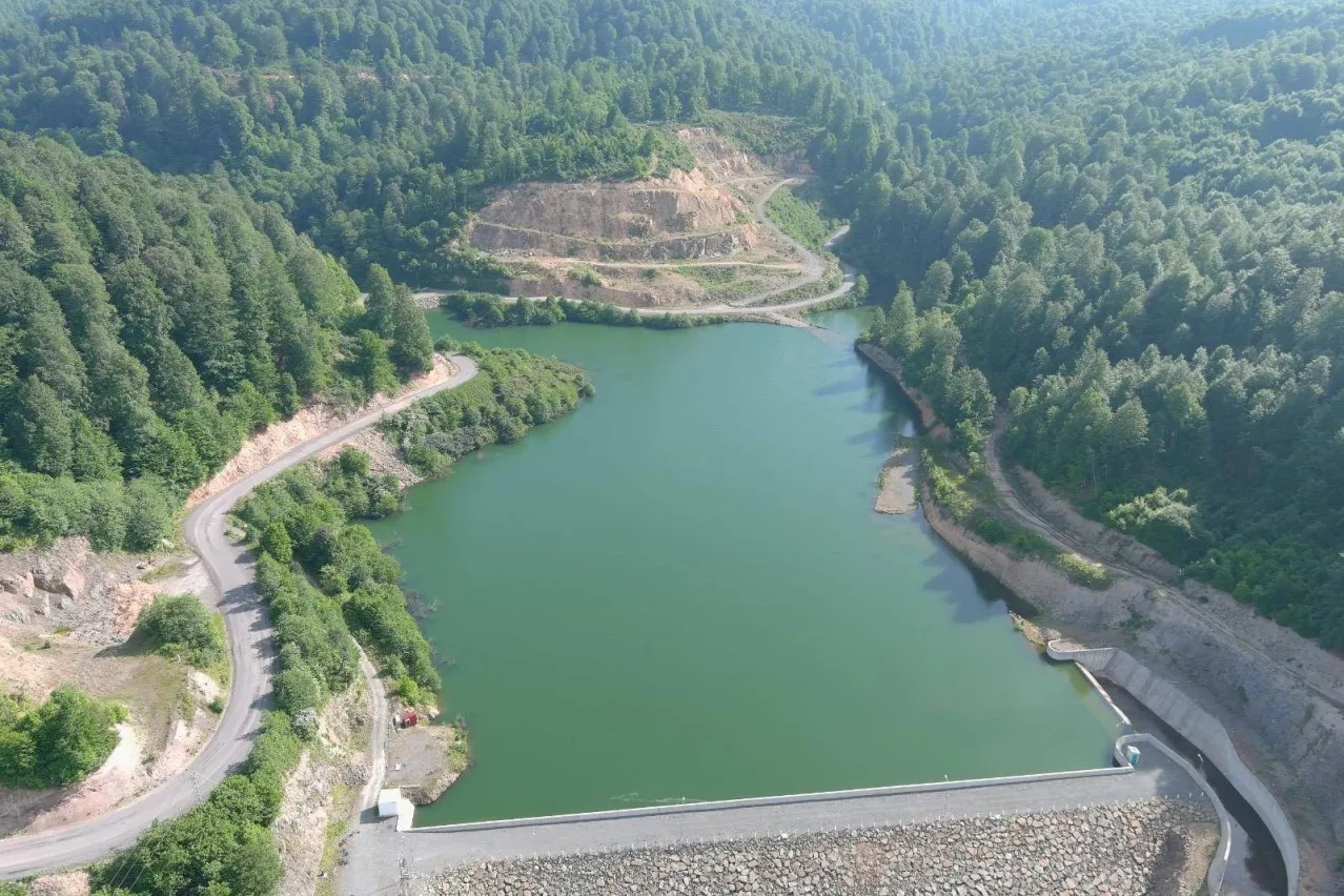 İran’da barajlardaki su seviyesi alarm veriyor: 12 barajda oran yüzde 10’un altında