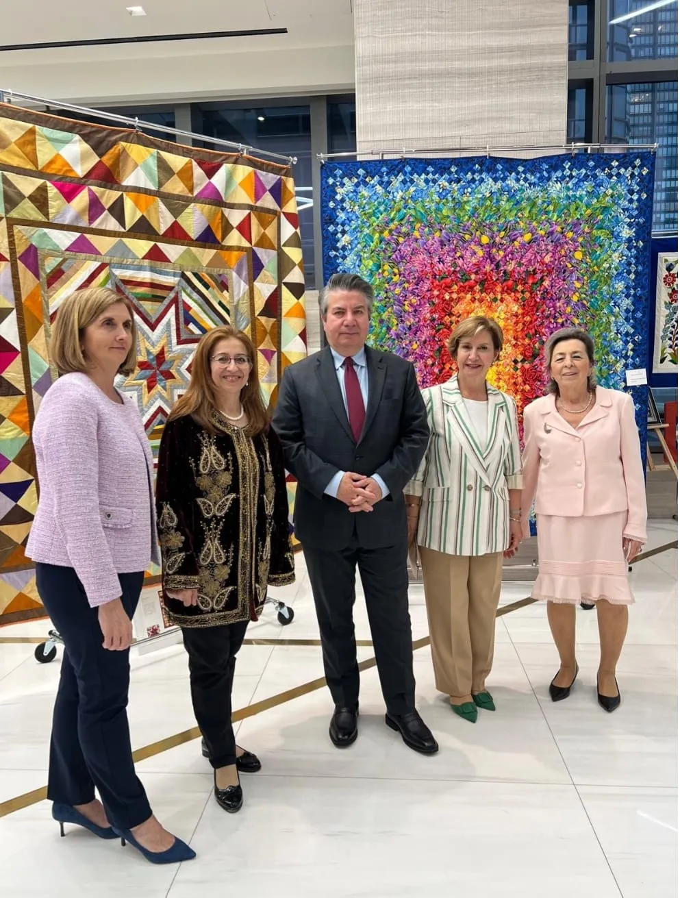 Türk Çini Sanatı New York'ta: Almula İdil Kılıç ve Amerika Türk kadınlar Birliği işbirliği