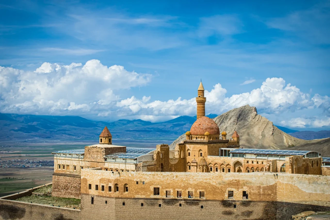 İshak Paşa Sarayı’nı UNESCO listesine taşıyacak proje başlatıldı