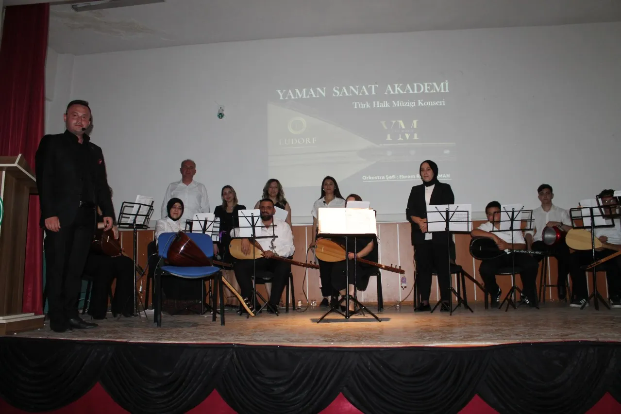 Çay’da unutulmaz Türk Halk Müziği Konseri
