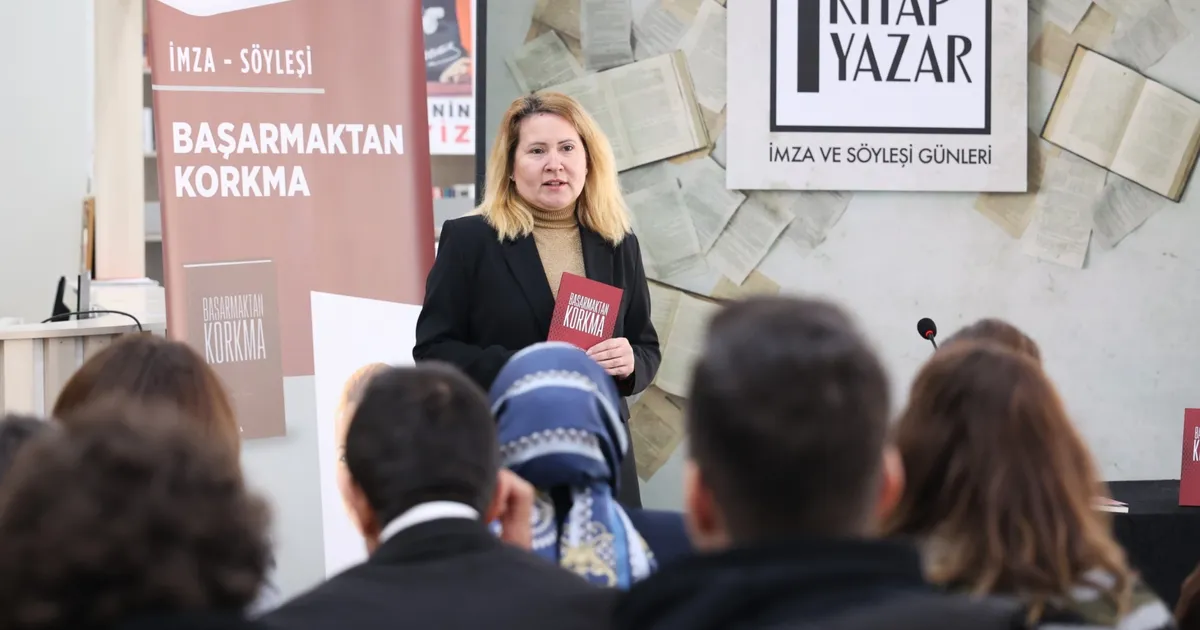 Bursa Osmangazi'de '1 Kitap 1 Yazar'ın konuğu Cansel Oruç oldu