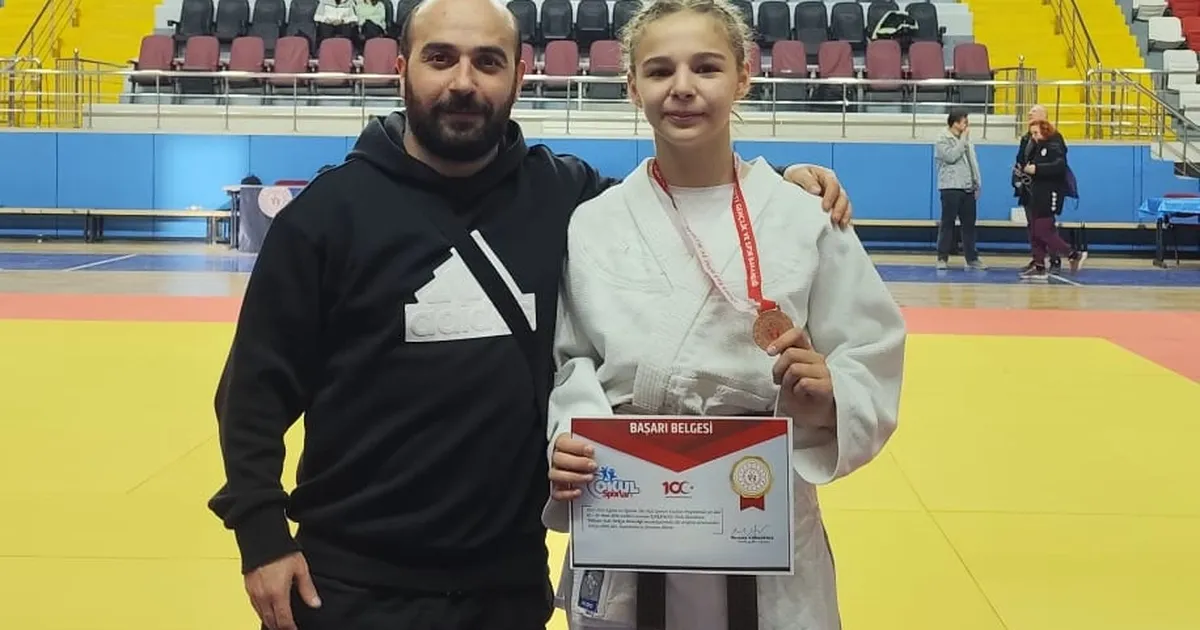 İzmitli Özge Çolak Judoda Türkiye üçüncüsü oldu
