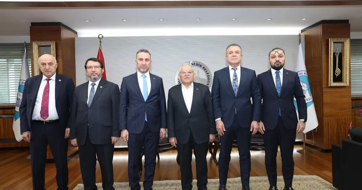 Memduh Büyükkılıç'tan 'birlik' mesajları