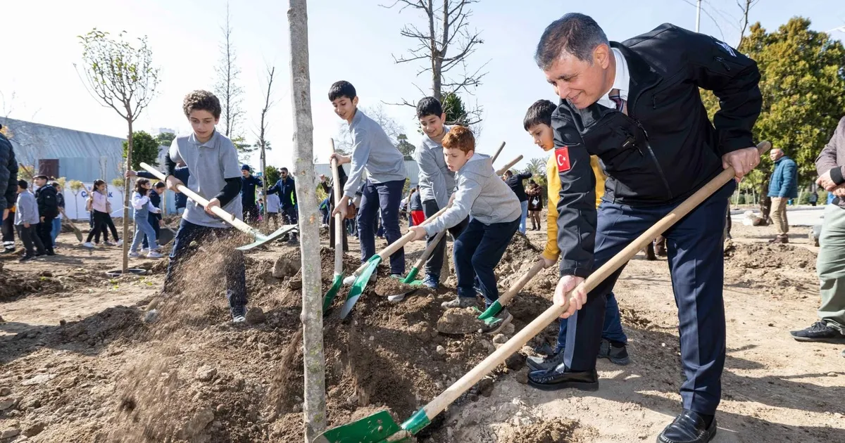İzmir'de yeşil alan dönüşümünde umut filizlendi