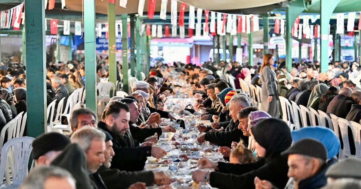 Manisa Demirci’de iftar sofrası birlik ve bereketi buluşturdu