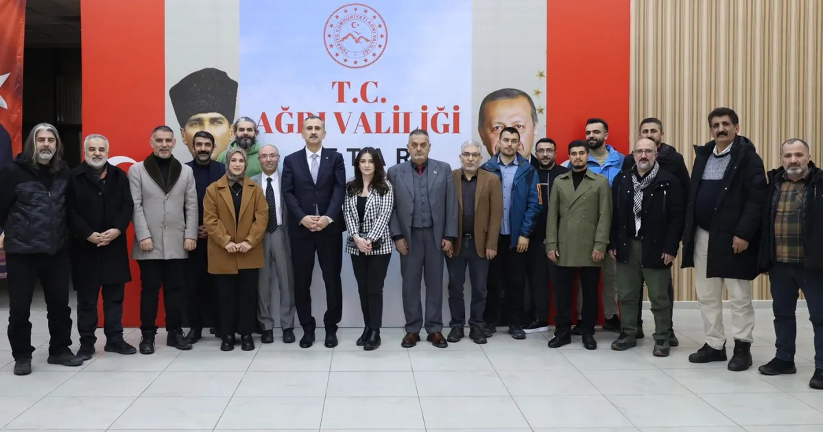 Ağrı Valisi Önder Bozkurt basın mensuplarıyla iftarda buluştu