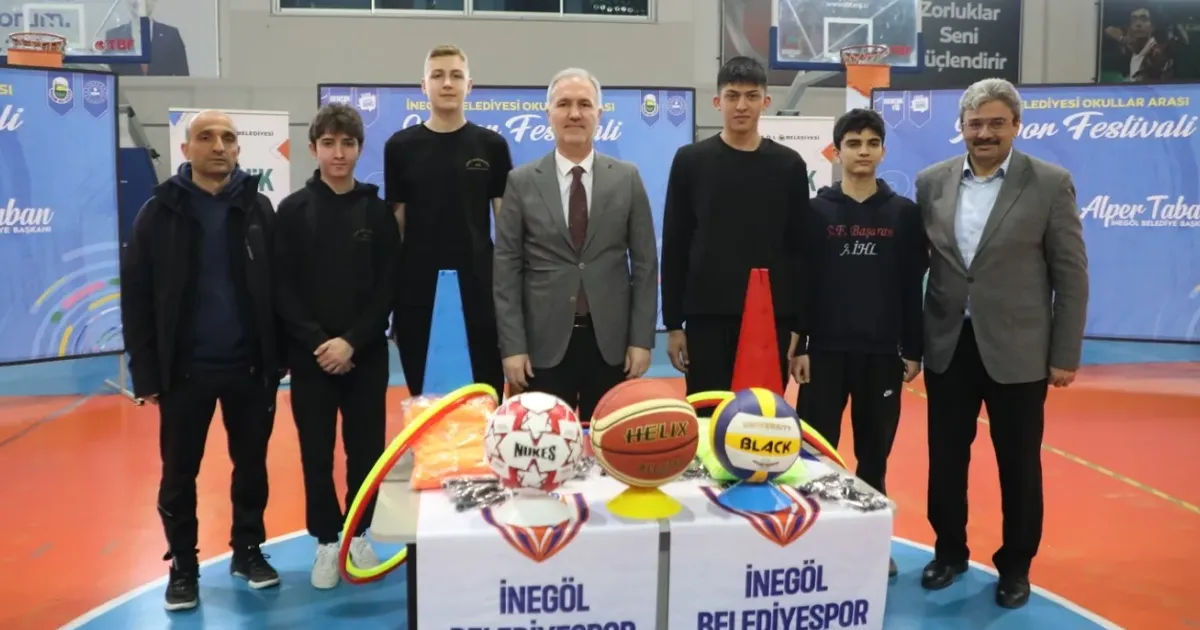 Bursa İnegöl'de 80 okula 700 bin TL’lik spor malzemesi desteği
