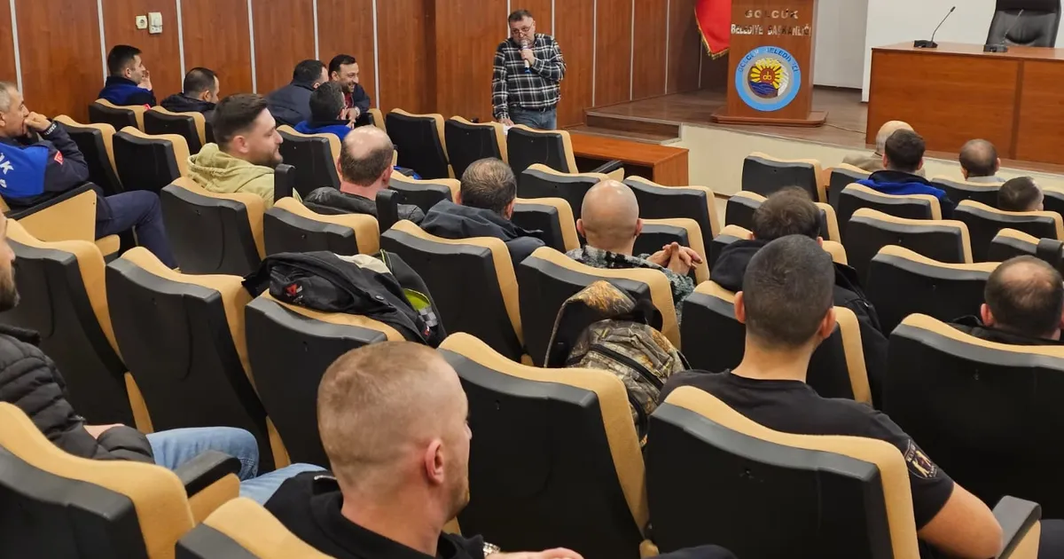 Gölcük Belediyesi personeline trafik bilinci