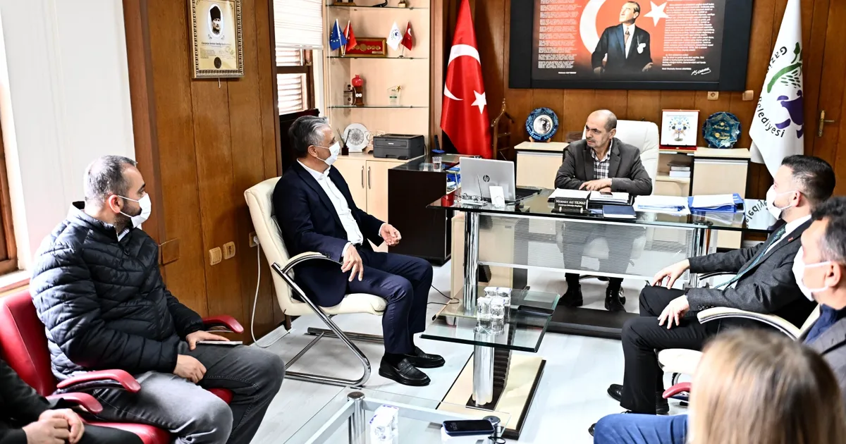 Başkan Uysal’dan Gazipaşa Kitap Fuarı'na ziyaret