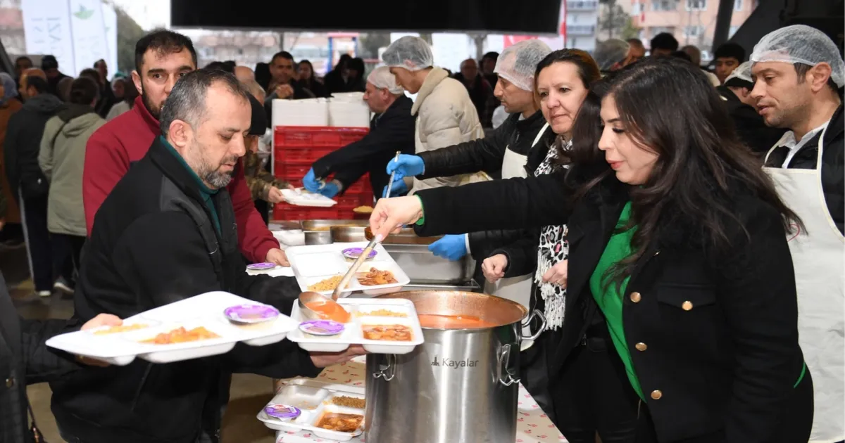 Osmangazi'de Ramazan bereketi 1050 Konutlar’da paylaşıldı