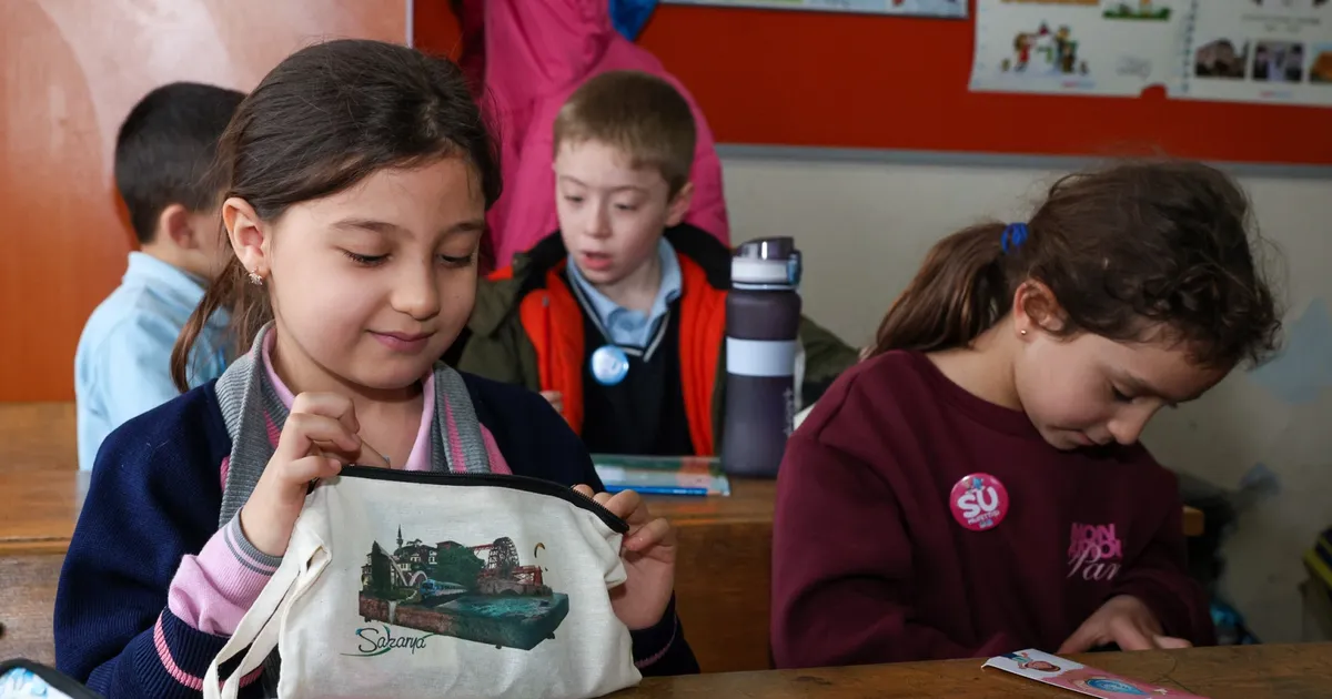 Geyve’de minikler 'su müfettişi' oldu