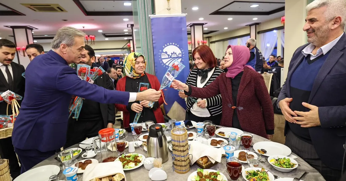 Sakarya'da Büyükşehir aile iftarında bir araya geldi