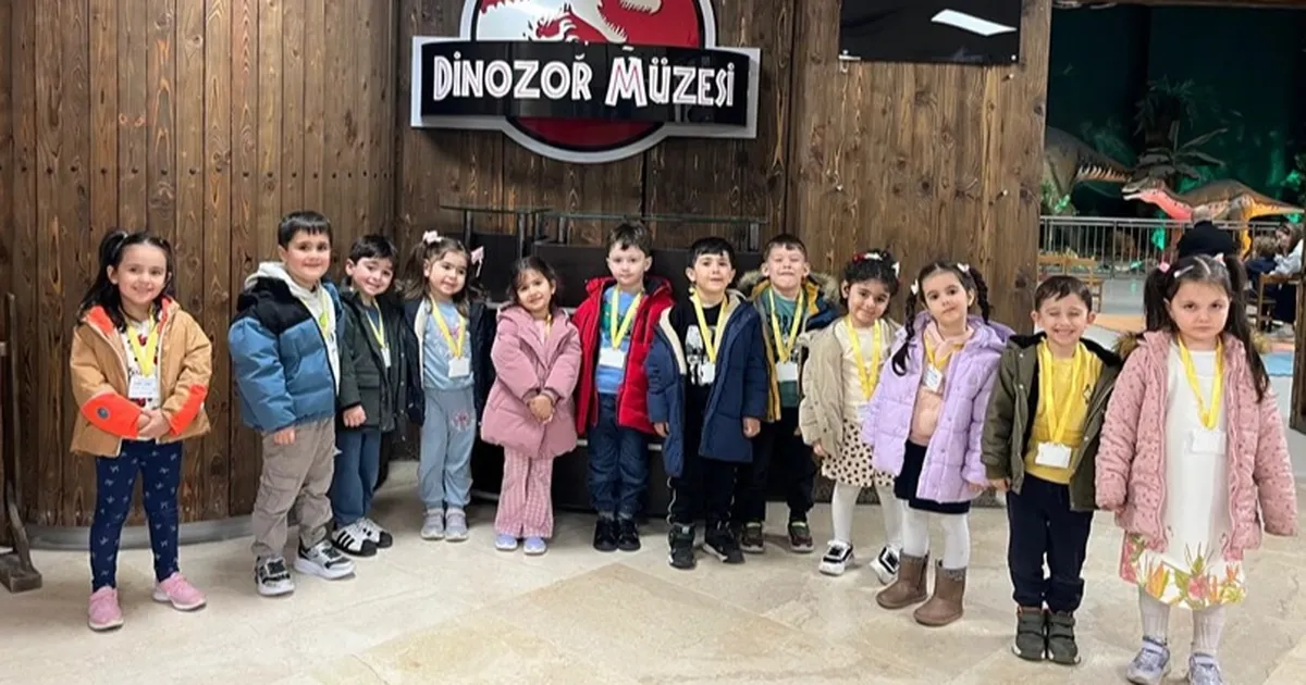İstanbul'da kreş öğrencileri, dinozor ve oyuncak müzesini ziyaret etti