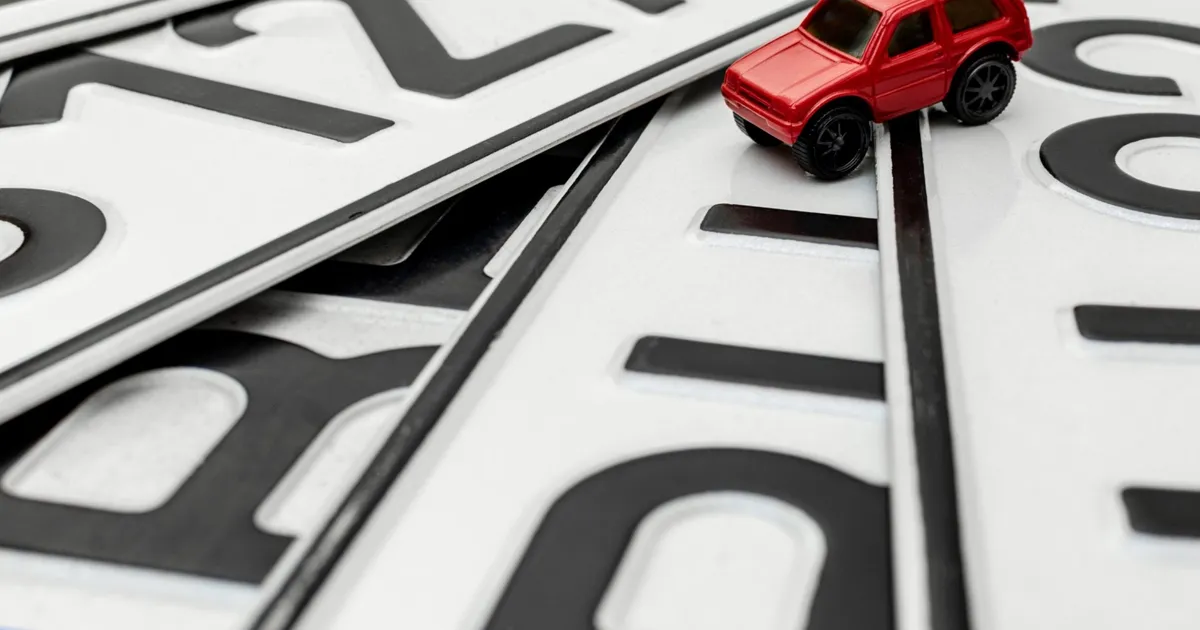 APP plaka gündemde! Ceza yememek için nasıl değiştirilir?