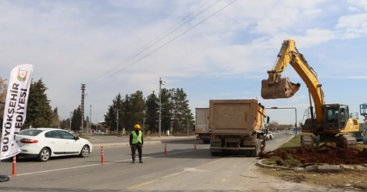 Sanayi sitesine iki adet katlı köprülü kavşak