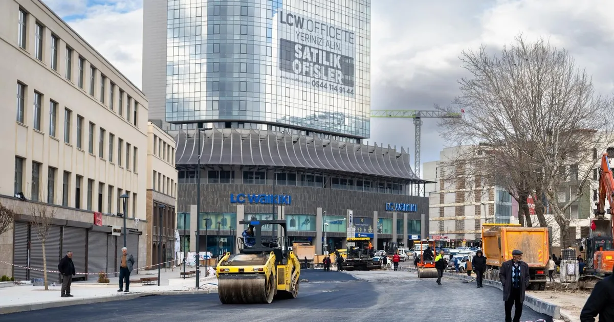 Malatya’da çarşı merkezinde asfalt çalışması - Gündem Haberleri