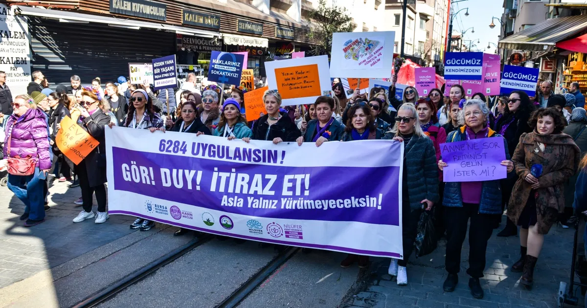 Bursa'da kadınlar eşitlik için yürüdü
