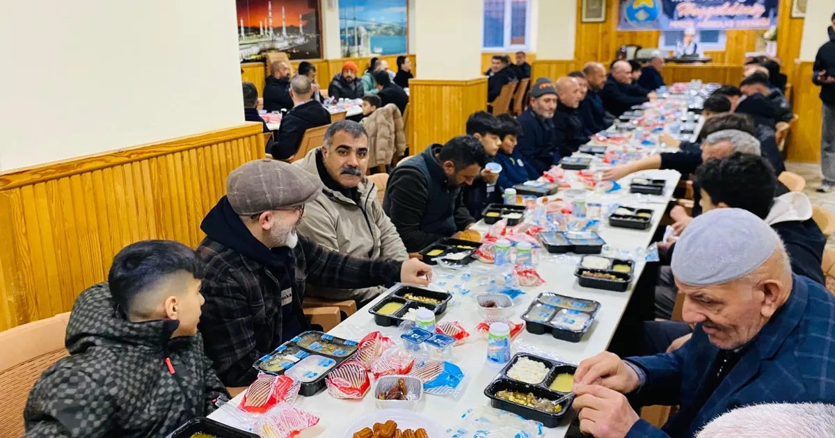 Pendik’te Ağrılılar aynı sofrada buluştu - Gündem Haberleri