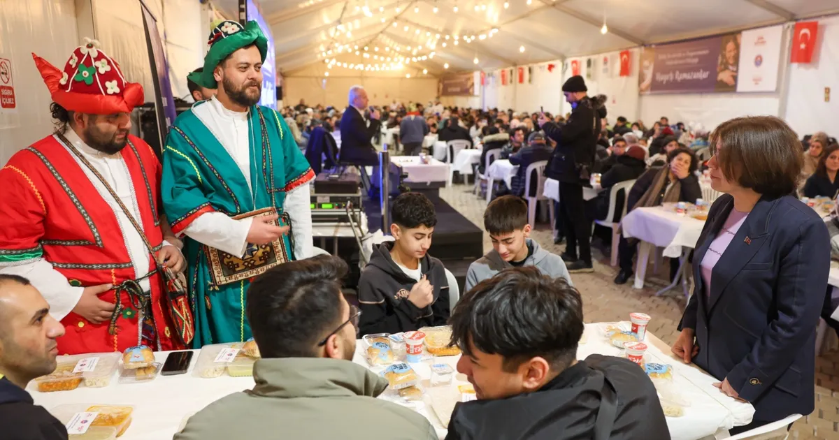 Başkan Köymen, Maltepelilerle aynı sofrada buluştu - Gündem Haberleri