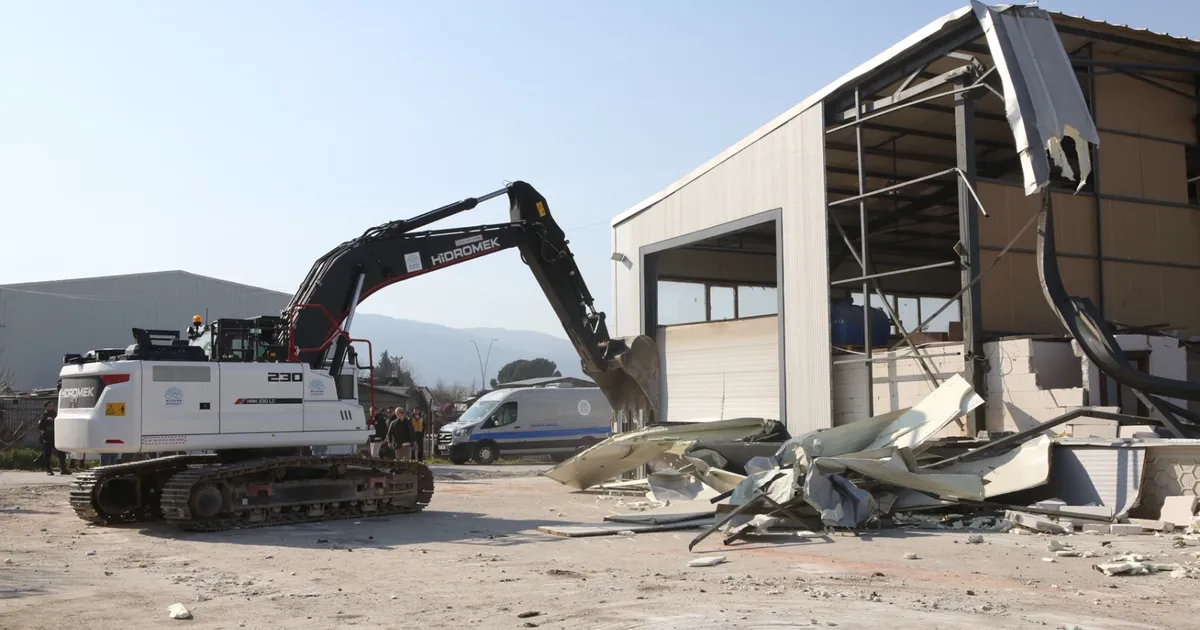 Bursa Nilüfer’de 4 kaçak bina yıkıldı - Bursa Haberleri