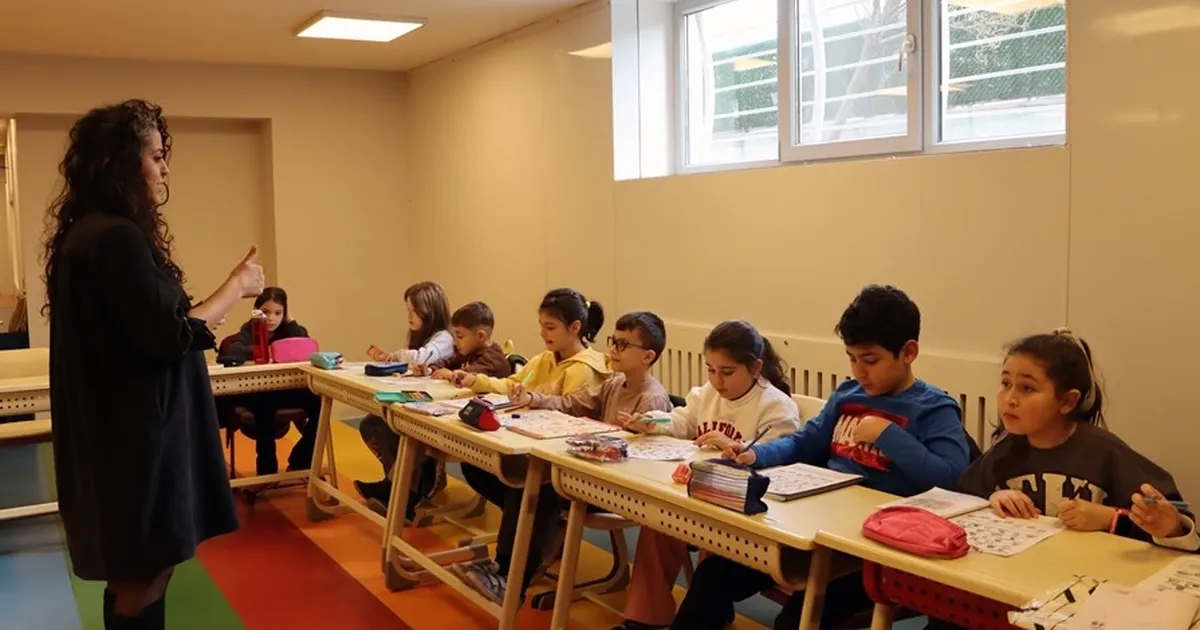 İstanbul Maltepe'de dil kurslarıyla geleceğe hazırlanıyorlar