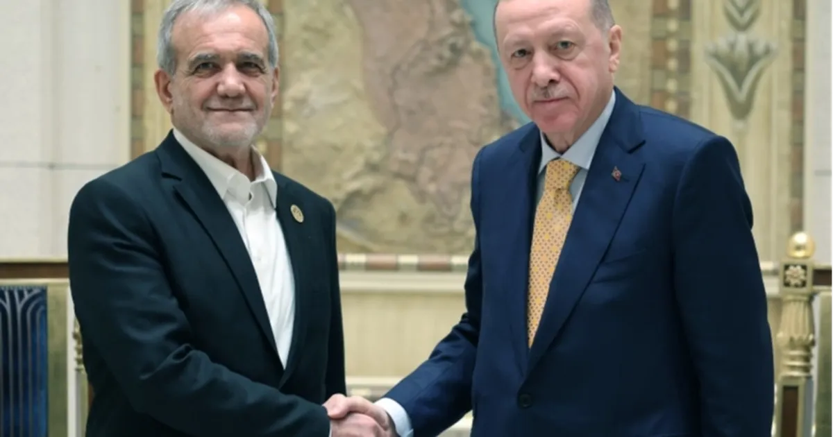 Cumhurbaşkanı Erdoğan İran Cumhurbaşkanı Pezeşkiyan ile görüştü