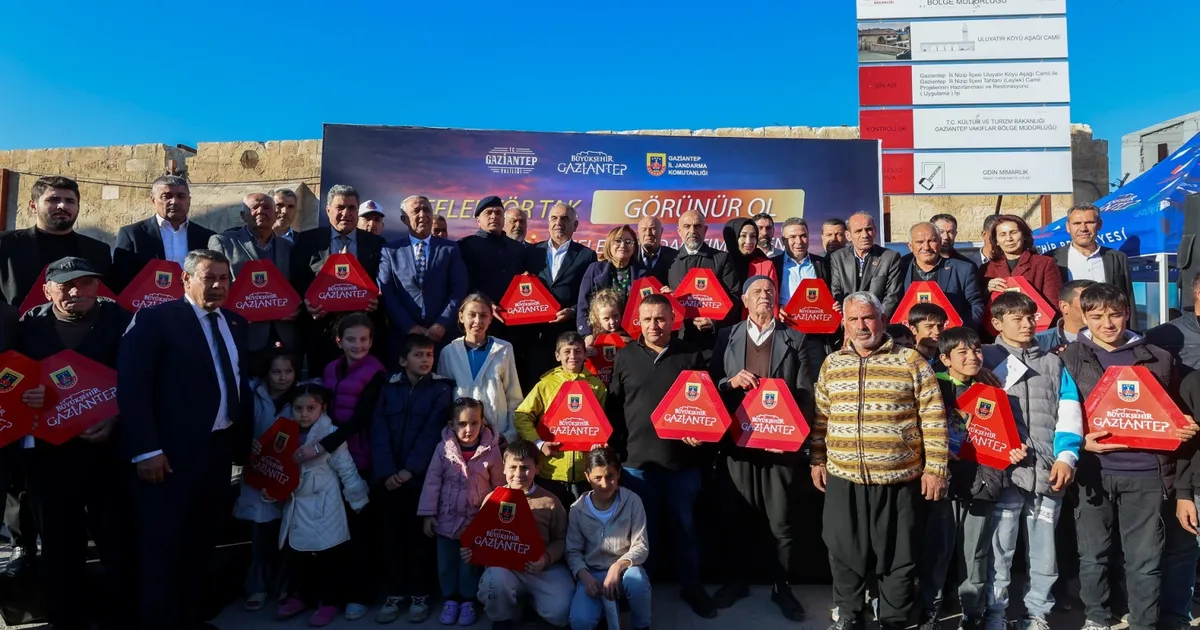 Gaziantep’te “Reflektör Tak, Görünür Ol” projesinde ilk dağıtım gerçekleştirildi