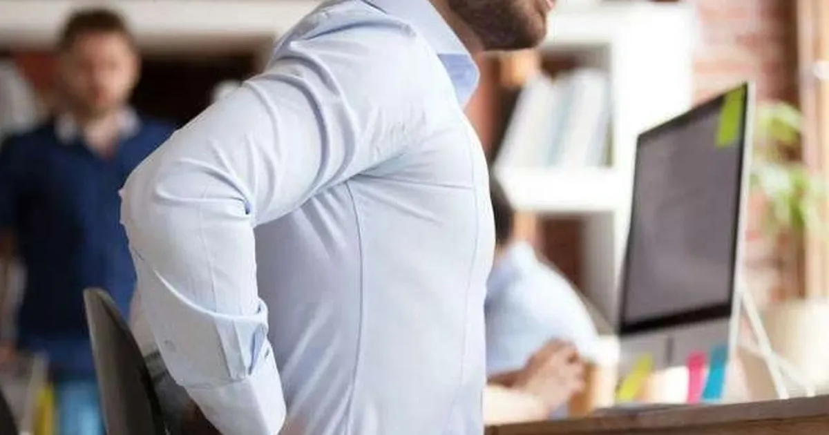 Ofis çalışanlarına uyarı! Hareketsiz yaşam omurga sağlığını tehdit ediyor - Sağlık Haberleri