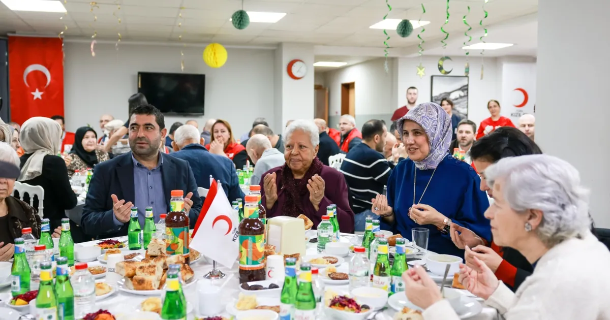 Türk Kızılay'dan 'huzurlu' iftar