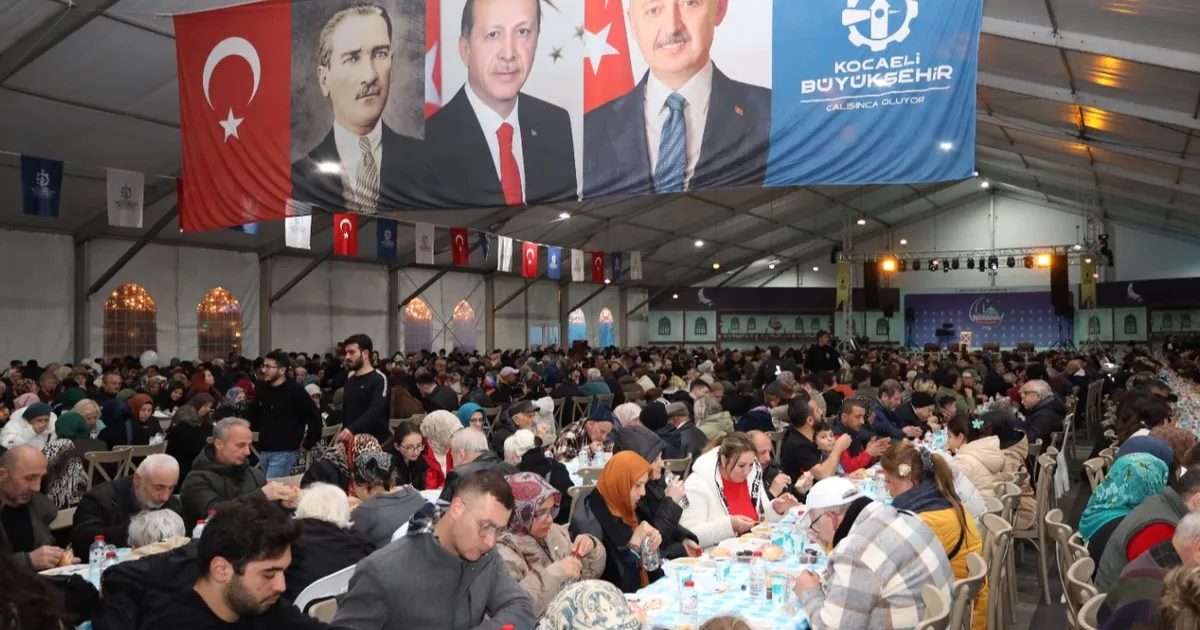 Kocaeli'de Ramazan Çadırı’nda her gün binlerce kişiye iftar - Gündem Haberleri