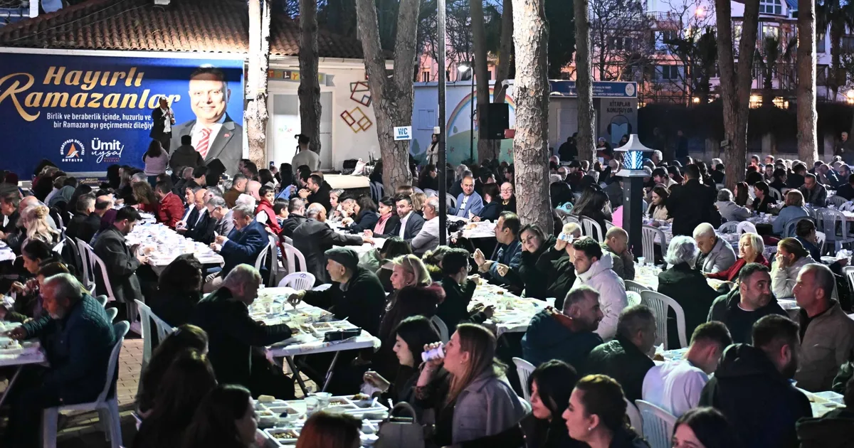 Antalya Muratpaşa'da 2 bin kişilik sofra