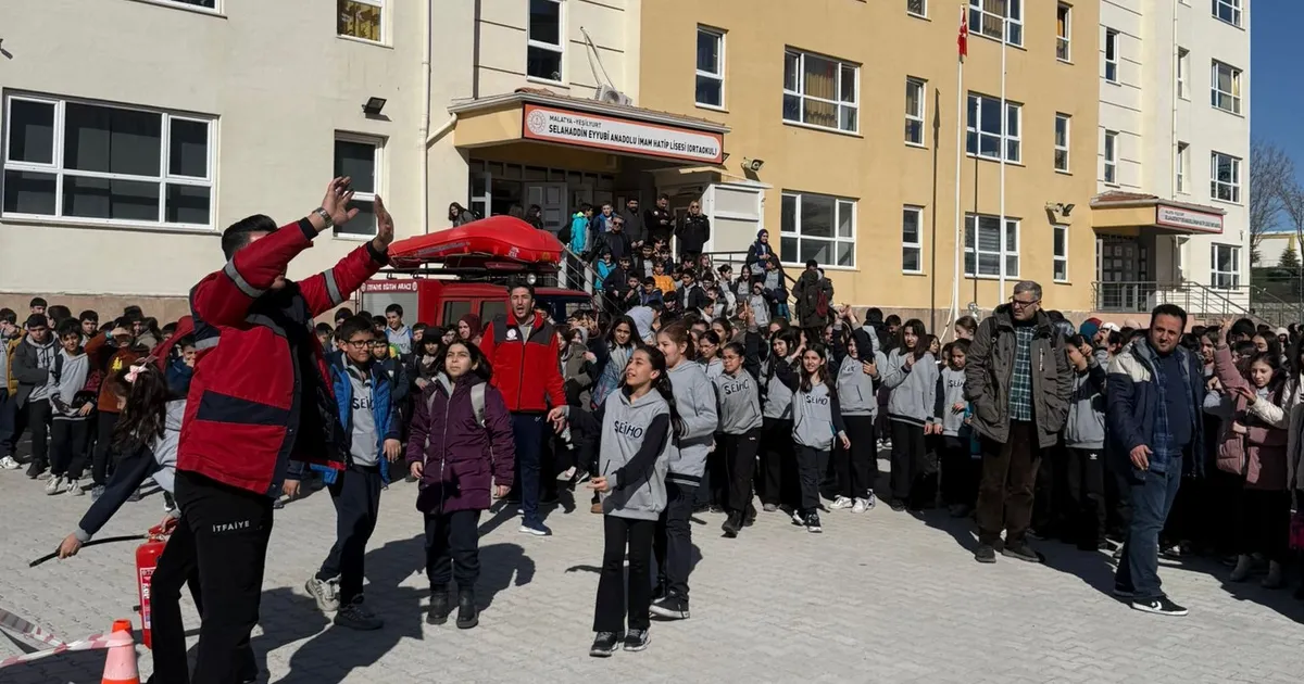 Malatya Büyükşehir'den öğrencilere afet bilinci - Eğitim Haberleri