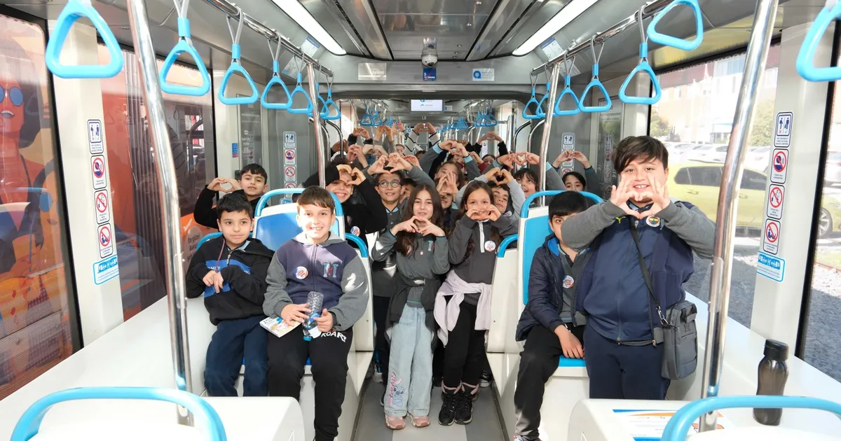 Antalya’da öğrenciler raylı sistemleri keşfetti