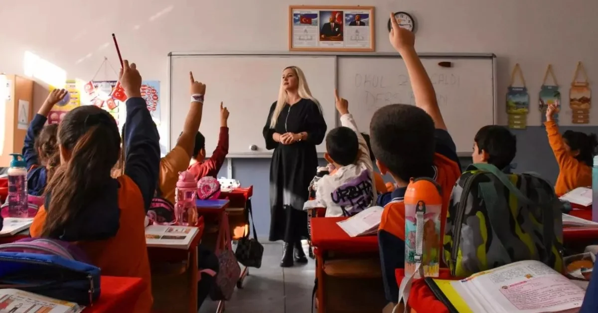 MEB’den sözleşmeli öğretmenler için ek atama - Gündem Haberleri