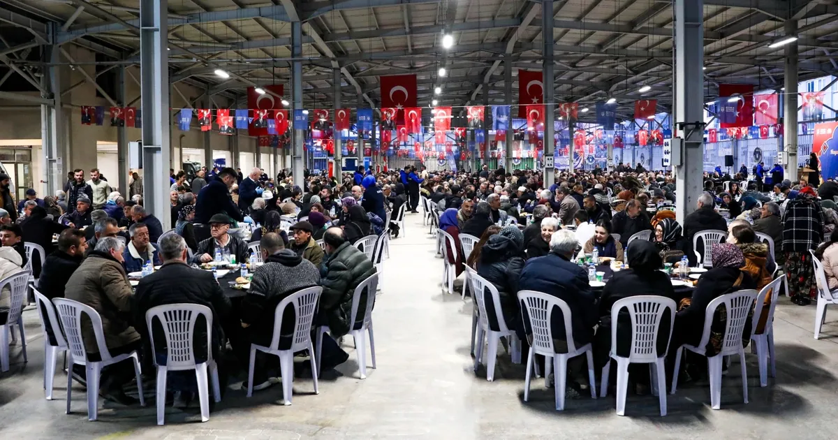 Bursa Büyükşehir'in kardeşlik sofrası Yenişehir'de kuruldu