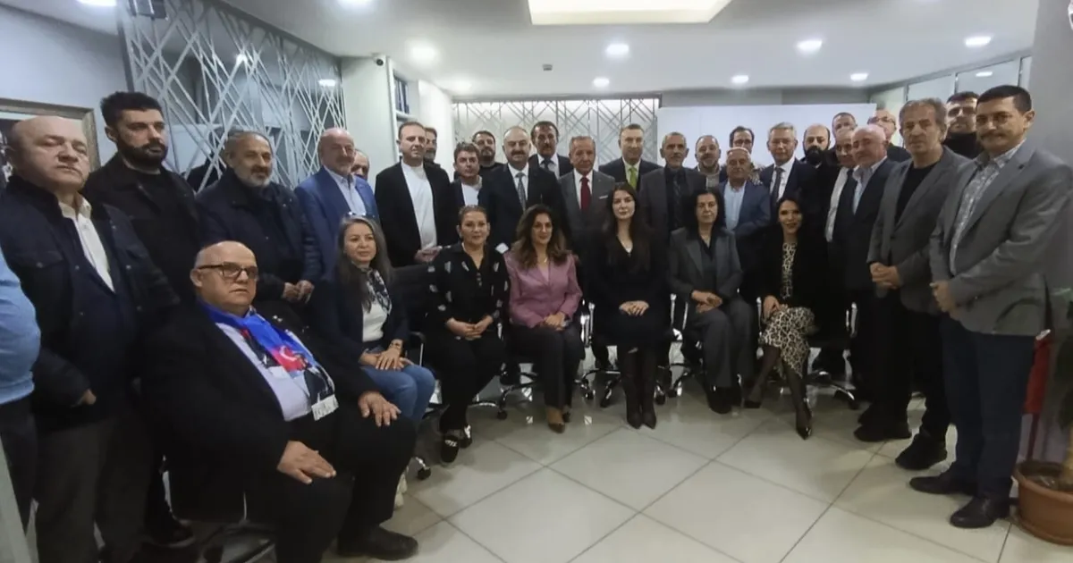 Uluslararası Esnaf Birliği'nde kurucu genel başkan güven tazeledi