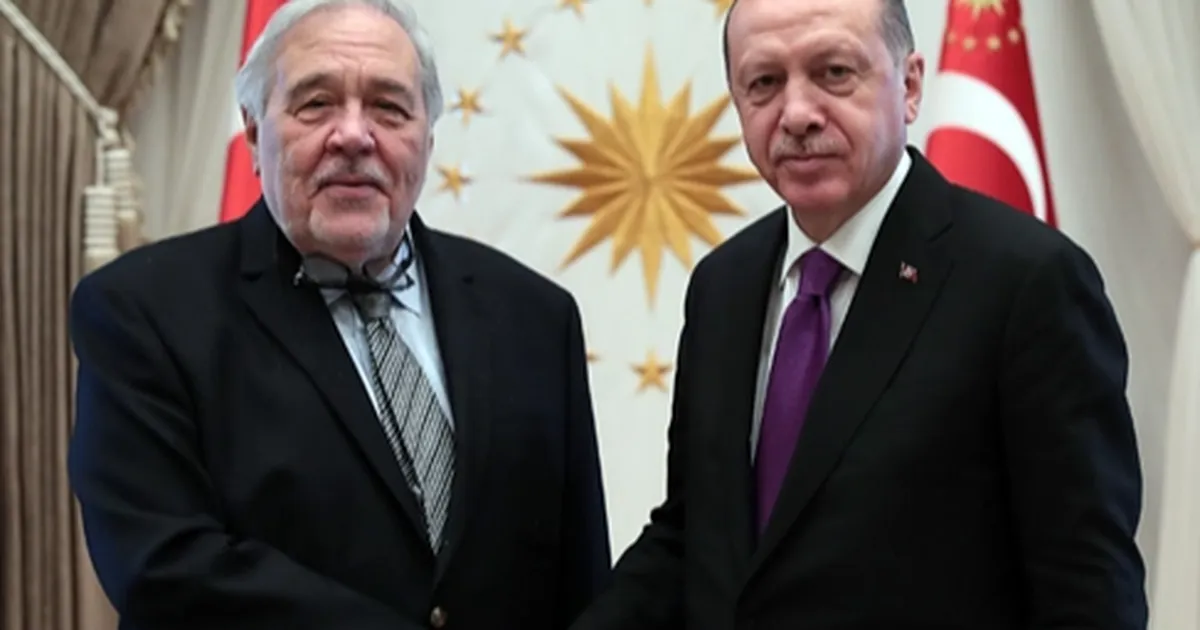 Cumhurbaşkanı Erdoğan'dan Türk tarihinin duayenine taziye mesajı