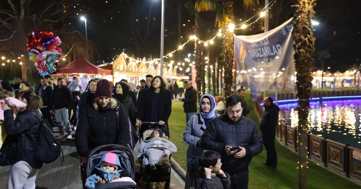Bursa Büyükşehir'in Ramazan Meydanı ışıl ışıl