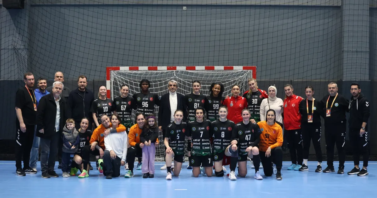 Bursa Büyükşehir Belediyespor zirveyi sevdi